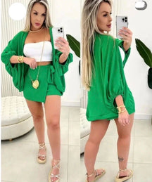 Conjunto feminino cropped e saia com kimono